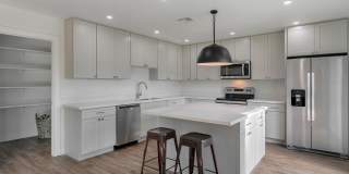 2333 E Paradise Drive Gallery 10