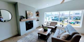 ABSOLUTELY UNBELIEVABLE NEW HIGH END CUSTOM HOME! Gallery 7