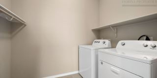 1 MO. FREE RENT! Gorgeous Corner-Lot Townhouse with Mountain Views Gallery 10