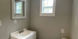 Beautiful 3 bedroom home available Early August! Gallery 14