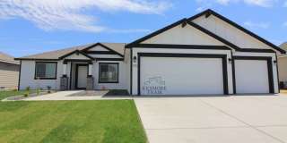 3 Bed/2 Bath + an Office Pasco Home Gallery 1