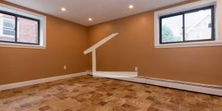 Nicely renovated pet friendly unit for 9/1. Gallery 5