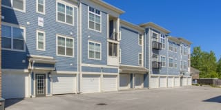 Linden Square Gallery 16