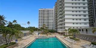 4747 Collins Ave Gallery 16
