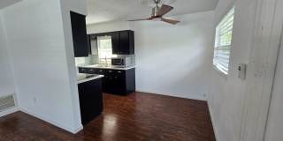 ** $500 OFF MOVE IN SPECIAL** Charming 2 bed 1 bath garage apartment in the heart of down town Orlando Gallery 9
