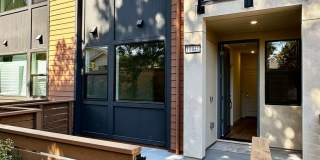 New Luxury Townhouse in Saratoga Gallery 1