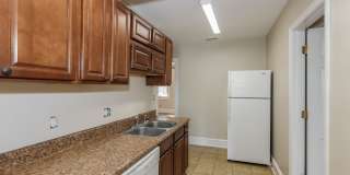 3 bed / 2 bath ~ Just minutes from CofC and MUSC Gallery 9