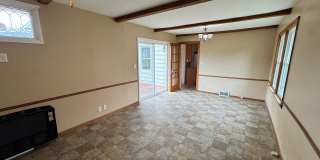Charming 3 Bedroom Home With Fireplace and 2-Car Garage in Moline! Gallery 8