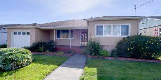 Dog-Friendly Arcata Home With Hardwood Flooring, Fenced Yard & Large Patio Gallery 1