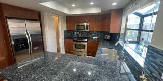 Beautiful 3 bed 2.5 bath Townhouse in Campbell with AC. This is a must see. Gallery 4