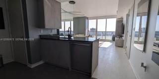 50 Biscayne Blvd 5107 Gallery 1