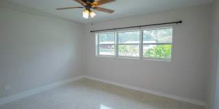 2/1 duplex with carport in Winter Park Gallery 11