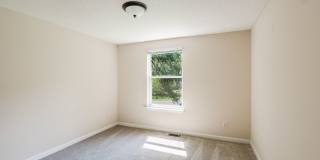 Spacious 3 bedroom home in desirable SW Durham! Super dog friendly with large fenced yard! Gallery 32