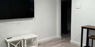 8401 Crespi Blvd Gallery 3
