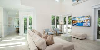 545 SW Indianola St Gallery 8