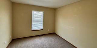 Spacious 4 Bed / 2.5 Bath in Quiet Neighborhood Available NOW! Gallery 18