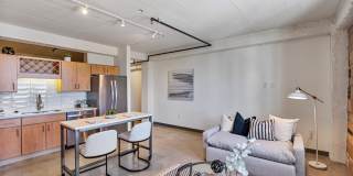 700 Central Gallery 10