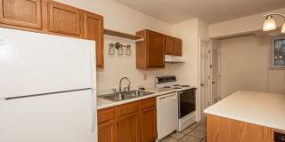 Walk to UC & UC Medical | 1BR/2BR Apartments Gallery 39