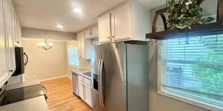 6464 William St – 3 Bed/2 Bath | Hardwood Floors, Attached Garage, Fenced Yard, Pet Friendly Gallery 3