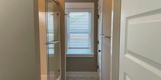 One level home with 2 Car Garage! Gallery 20