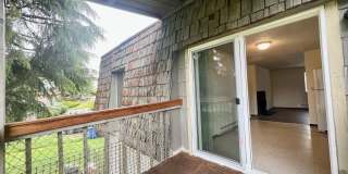 Upper-Floor Unit in Fourplex near Tacoma Mall Upper-Floor Unit in Fourplex near Tacoma Mall Gallery 24