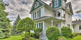 2461 Bowen Road Gallery 1