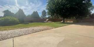 Bloomington Beauty-Landscaping INCLUDED!  6 month lease only Gallery 8