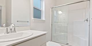 4 bedroom home in desirable neighborhood Gallery 16