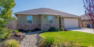 MOVE IN SPECIAL $500 OFF FIRST MONTHS RENT Gallery 1