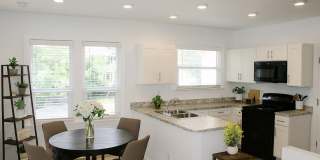 Riviera Park Apartments & Townhomes Gallery 24