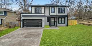 154 Oak Street Gallery 1