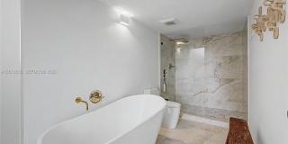 2575 S Bayshore Dr Gallery 4