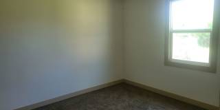 2 Bedroom House Backyard! Gallery 6