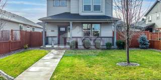 FOR RENT: Beautiful Coburg 3 Bed / 2.5 Bath Craftsman! Gallery 1