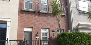 Charming and Bright 3 Bedroom, 3 Bath Contemporary Midtown Townhouse Gallery 1