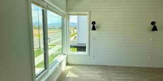 3 Bedrooms 2 1/2 Bathrooms - Where Mountains meet you at upscale living! Gallery 36