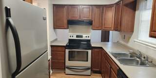 **Available January 1st** 3 Bedroom, 2.5 Bath Town Home Gallery 9