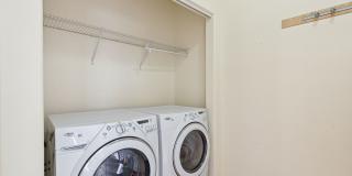 Spacious Sun-filled 3 bed 2.5 Bath Townhouse Gallery 7