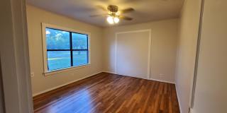 919 South Clements Street Gallery 6