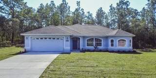 5825 N Larkspur Way Gallery 1