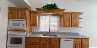 SPACIOUS HOME IN LAVERKIN FOR RENT! Gallery 15
