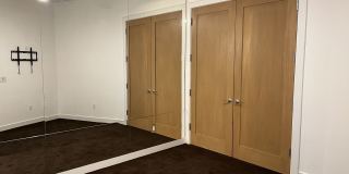 Beautiful 2 Bedroom Condo in Whitefish Bay Gallery 4