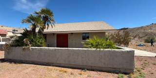 3 Bdrm Furnished Winter Rental with Utilities included, Near center of town Gallery 1