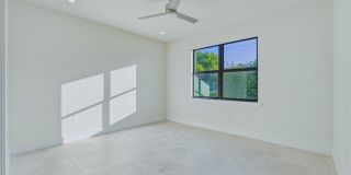 5428 Bristo Street Gallery 12