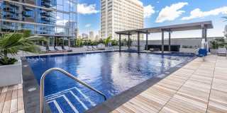 Sky Ala Moana #1701: Spacious Condo w/ Ocean Views Gallery 1