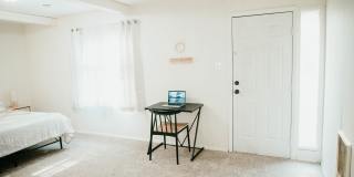 501 Hayes St. Gallery 12