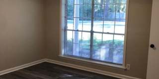 3 bed 2 Bath Brick Home off Park Avenue! Gallery 16