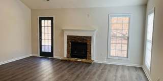Wow! Must see this 3 bed 2 bath house in Belltree at Summergrove! Gallery 8