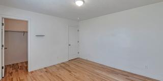 Beautiful 2 Story Home w attached 2 car garage Gallery 16