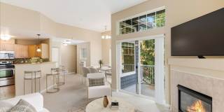 Bright 2BR / 2BA End-Unit Tanasbourne Condo w/ High Ceilings, Gas Fireplace, Private Balcony + Attached Garage Gallery 1